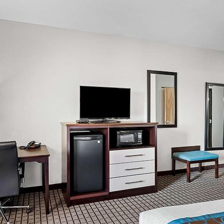 Best Western Plus - Magee Inn & Suites Экстерьер фото