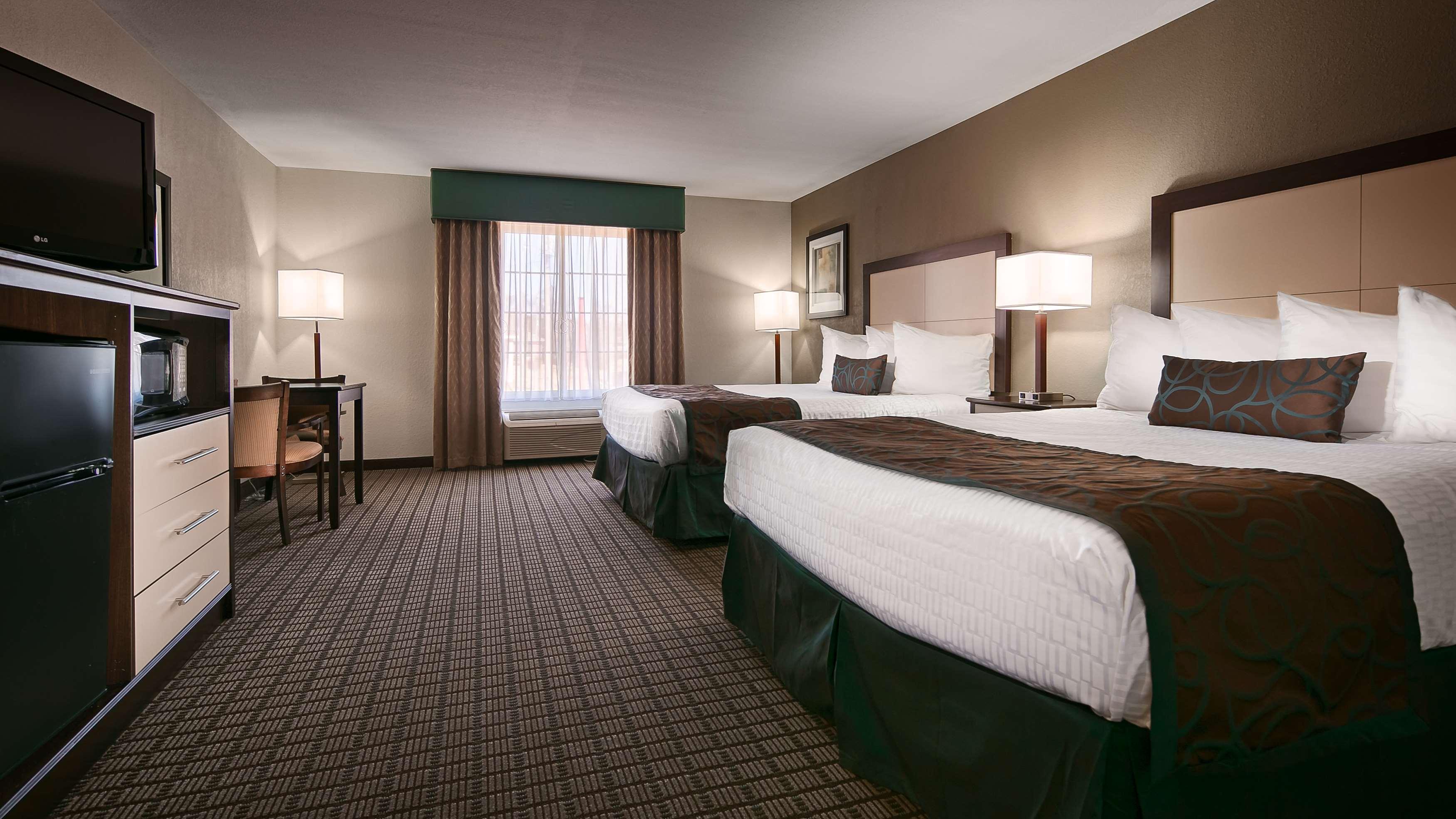 Best Western Plus - Magee Inn & Suites Экстерьер фото