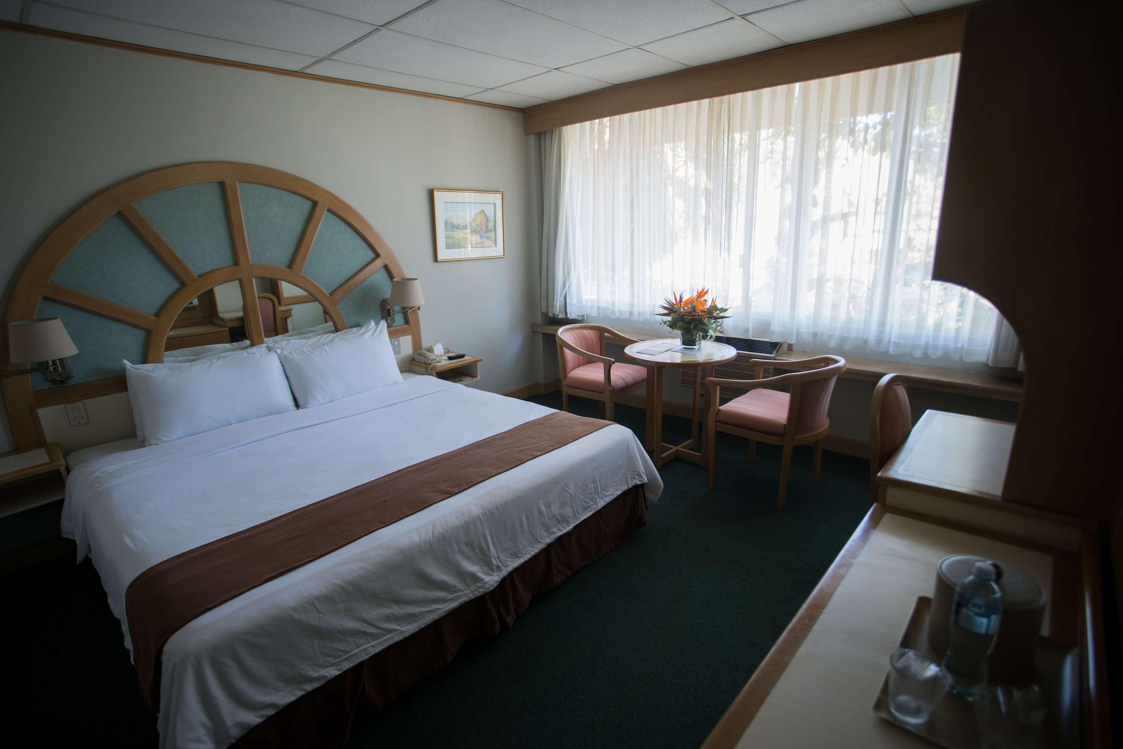 Best Western Plus - Magee Inn & Suites Экстерьер фото
