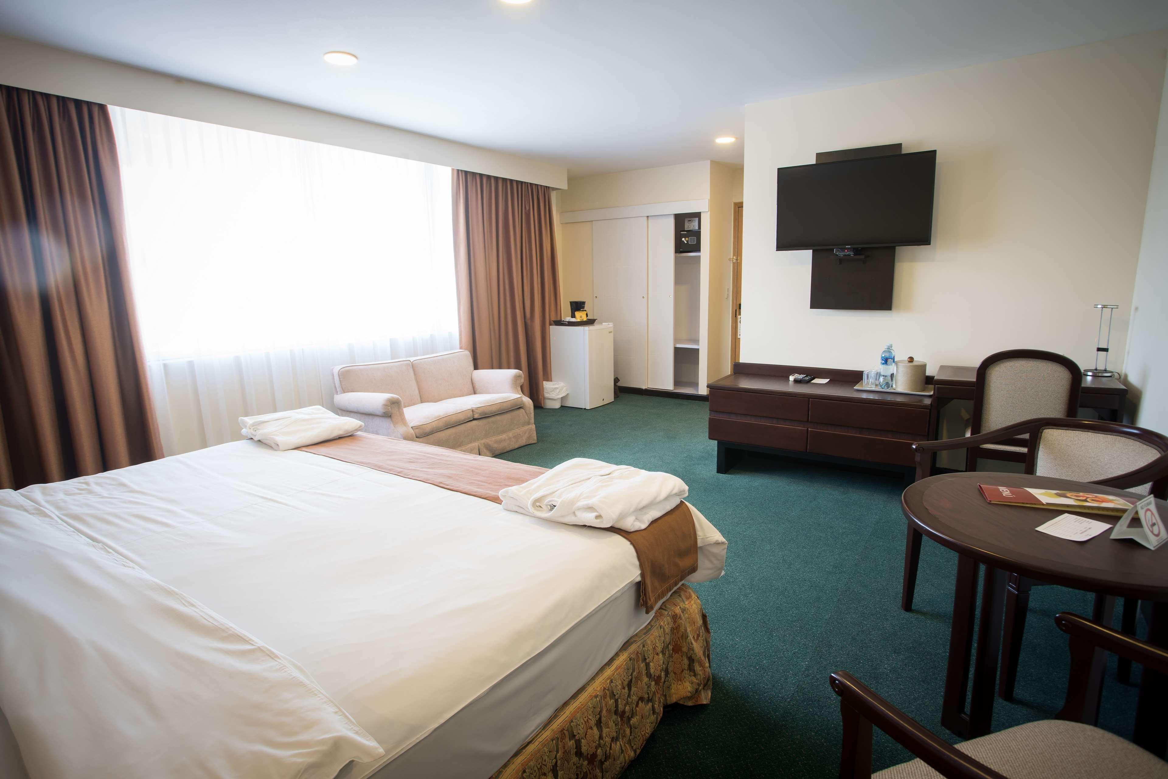 Best Western Plus - Magee Inn & Suites Экстерьер фото