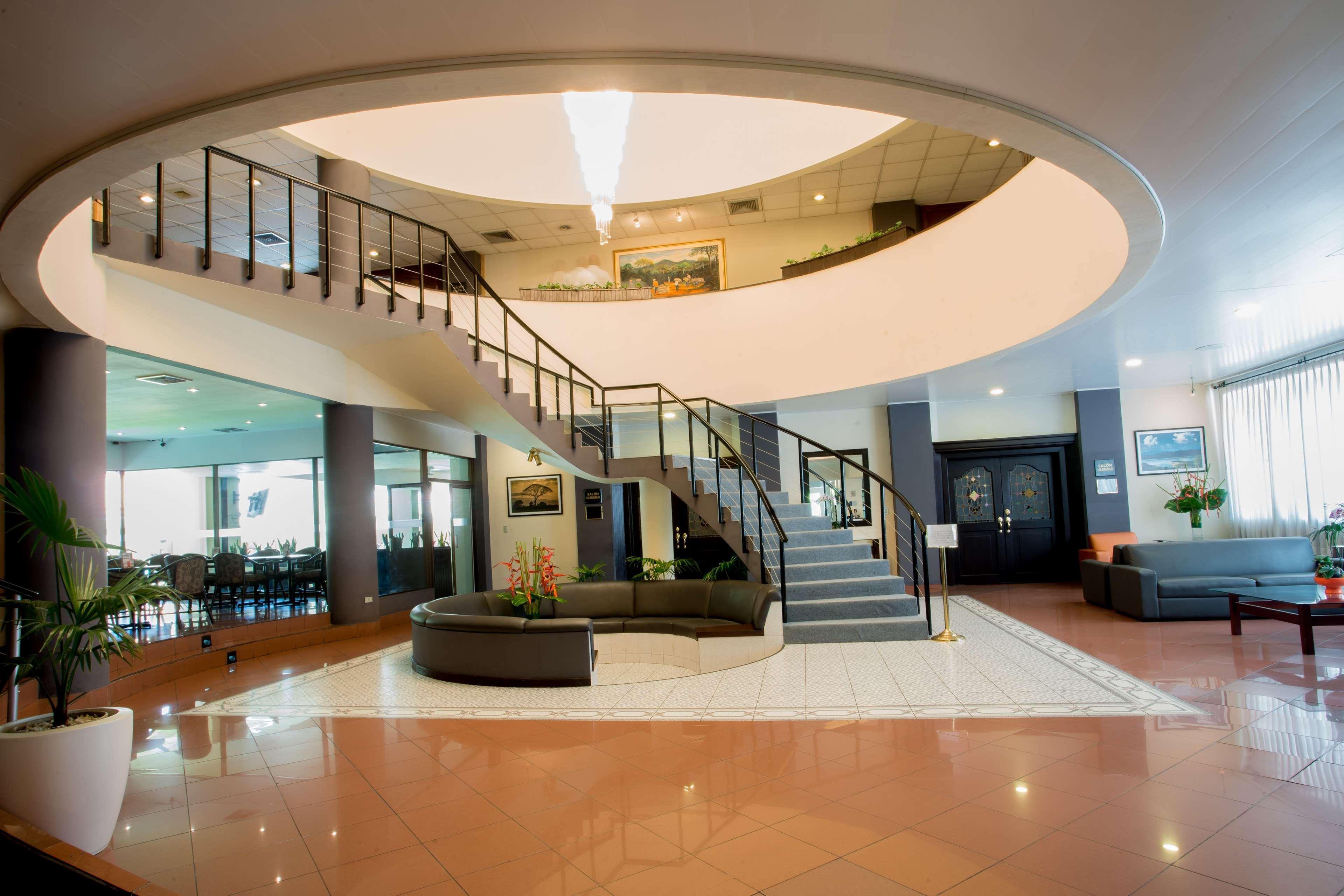 Best Western Plus - Magee Inn & Suites Экстерьер фото
