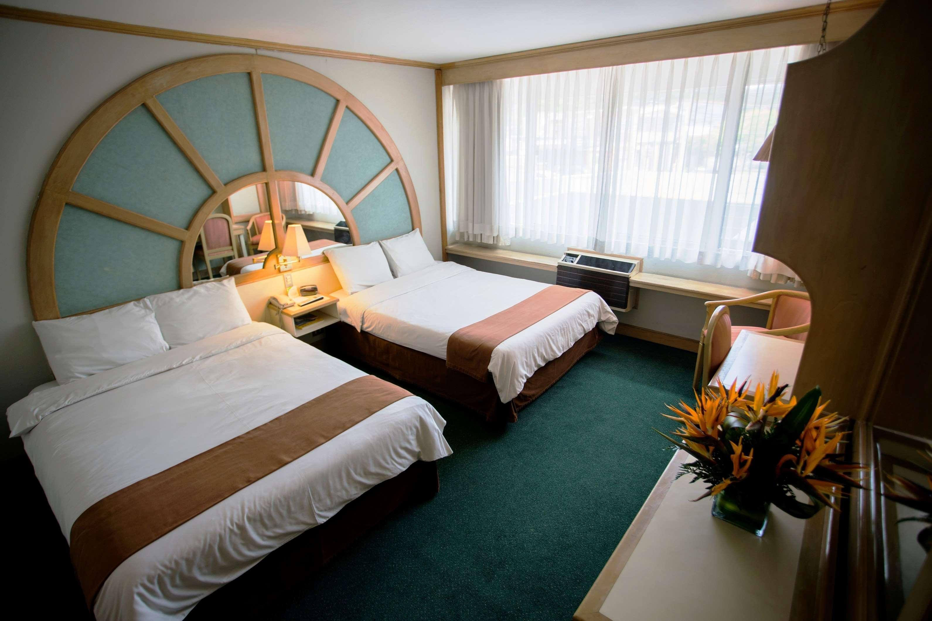 Best Western Plus - Magee Inn & Suites Экстерьер фото