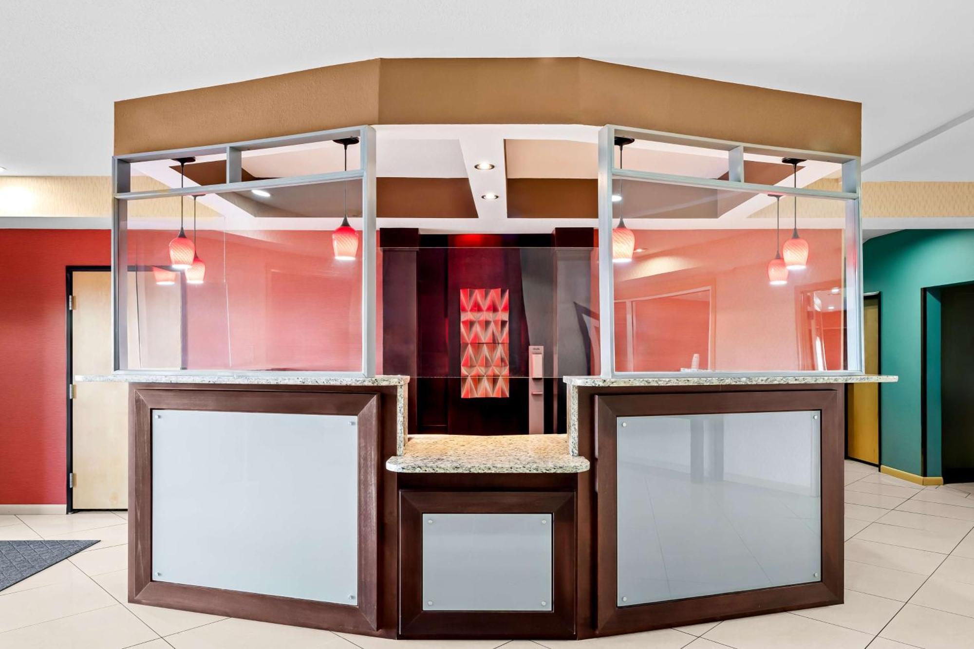 Best Western Plus - Magee Inn & Suites Экстерьер фото